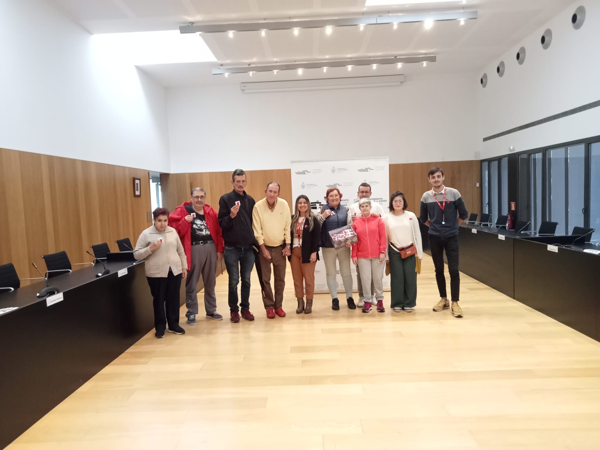 ENTREGA DEL MATERIAL CONTRA LAS AGRESIONES SEXISTAS PARA FIESTAS DE GORRÁIZ